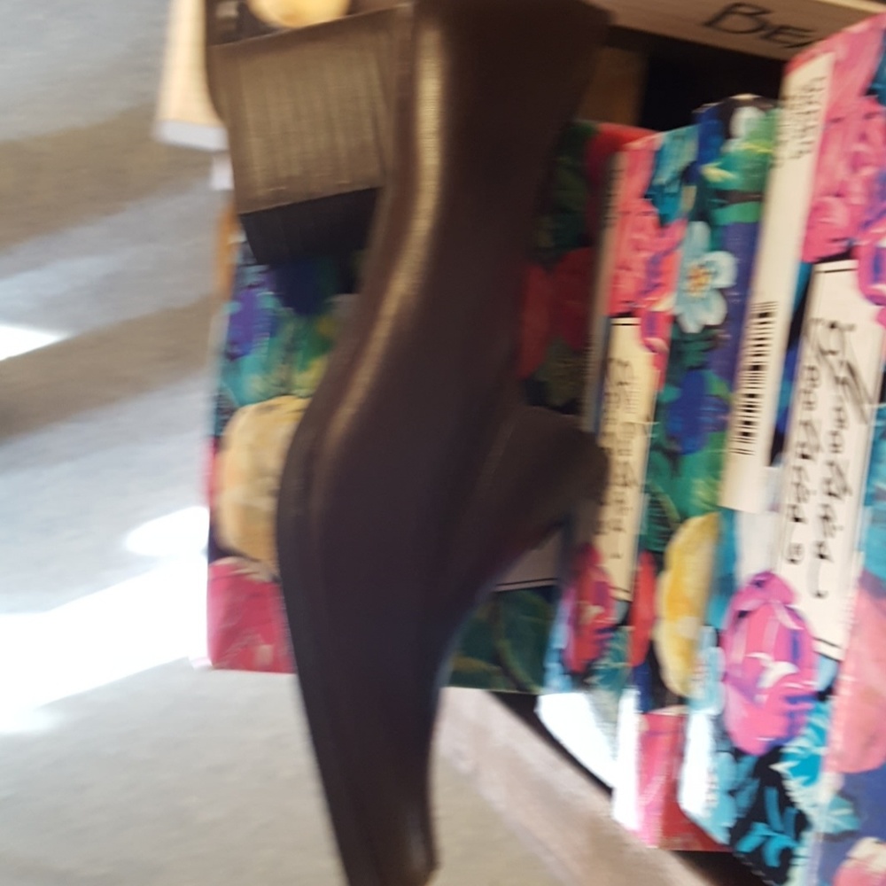 Shoes - Picture 2 of 2